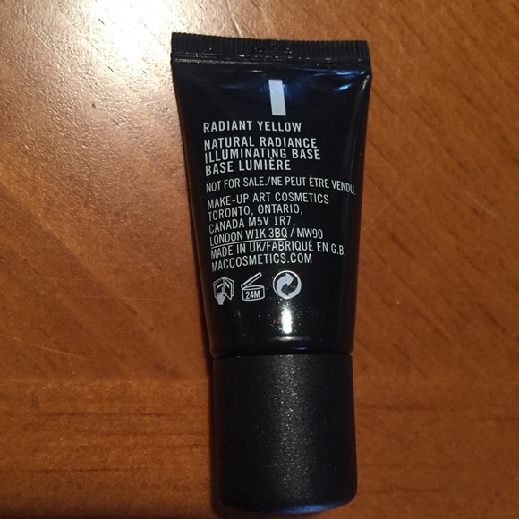 MAC Prep + Prime Natural Radiance Base - Picture 5 of 6